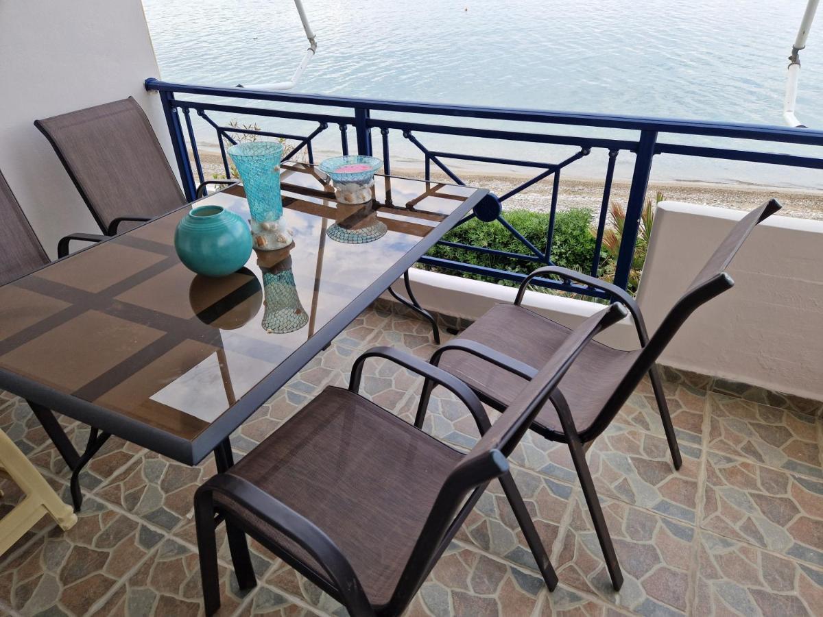 Korinthian Sea View Lägenhet Nerántza Exteriör bild
